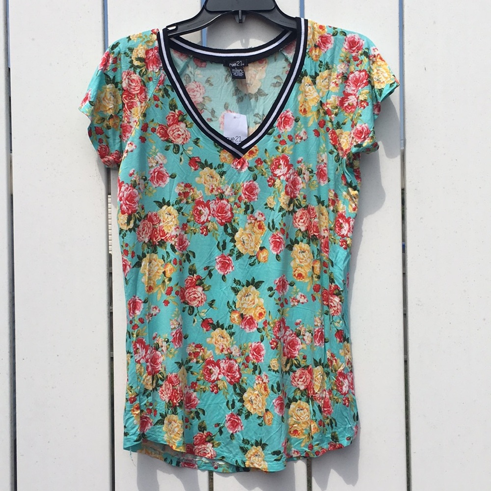 🌺 Cute top🌺 NWT